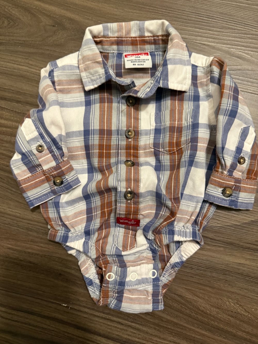 Wrangler Plaid One-Piece Bodysuit in Blue, Brown, White flannel size 3M